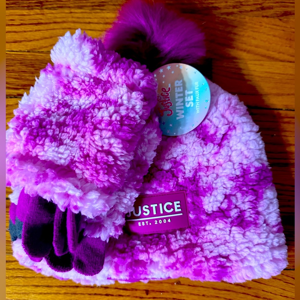 Winter hat and gloves, shades of pink, very cute